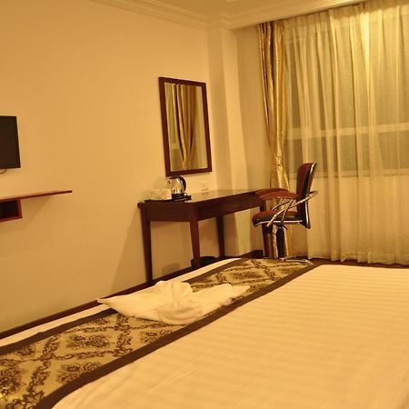 Grand Clarks Inn Badami Eksteriør billede