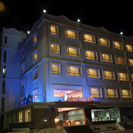 Grand Clarks Inn Badami Eksteriør billede