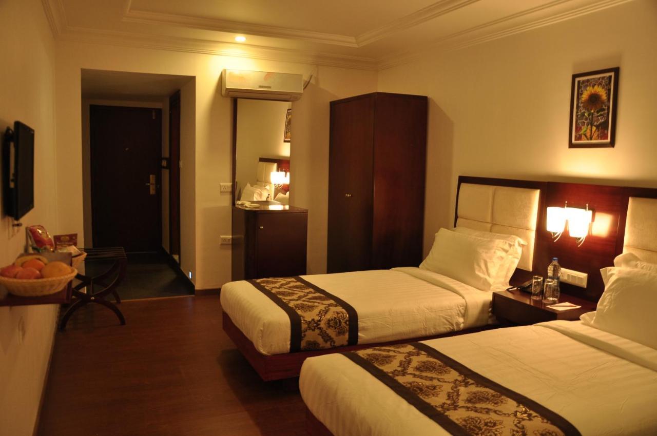 Grand Clarks Inn Badami Eksteriør billede