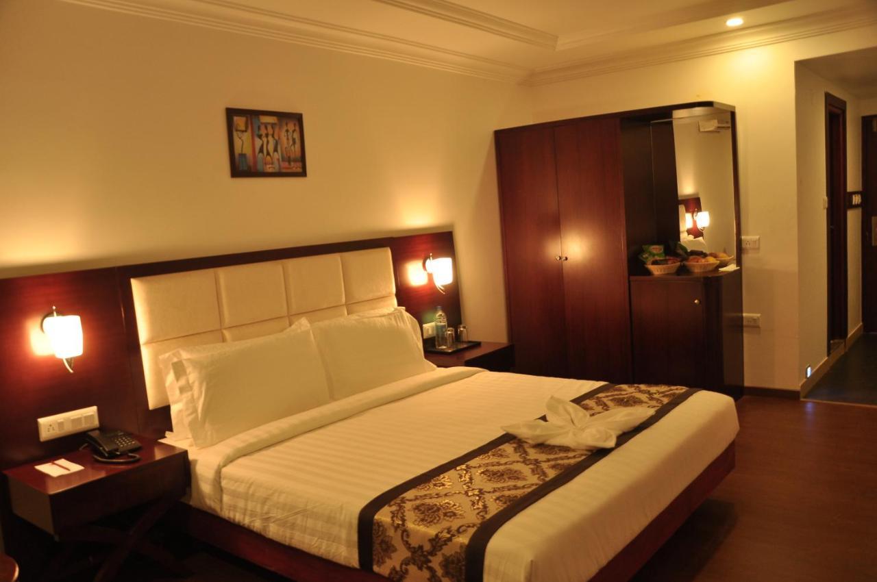 Grand Clarks Inn Badami Eksteriør billede