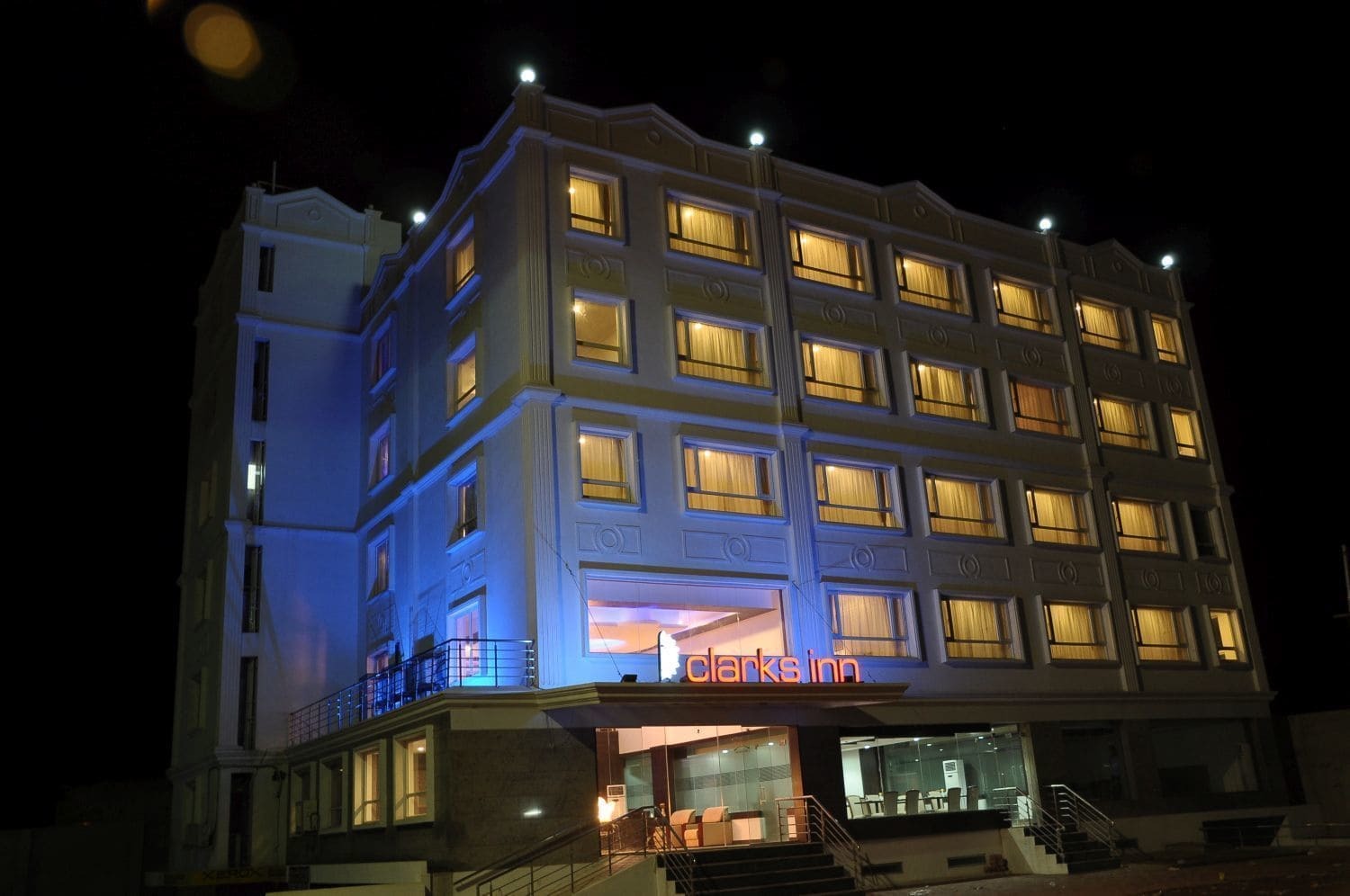 Grand Clarks Inn Badami Eksteriør billede